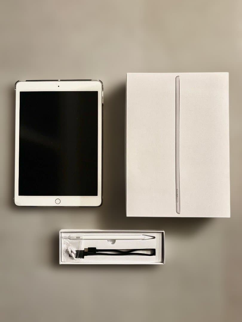 バッテリー良好◎ iPad第8世代128GB/純正Keyboard/pencil