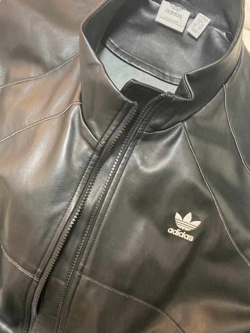 adidas originals ブラック レザージャケット