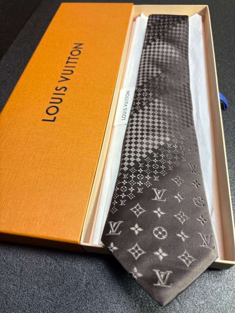 限定値下】LOUISVUITTONネクタイ グラフィット ミックスモノグラム