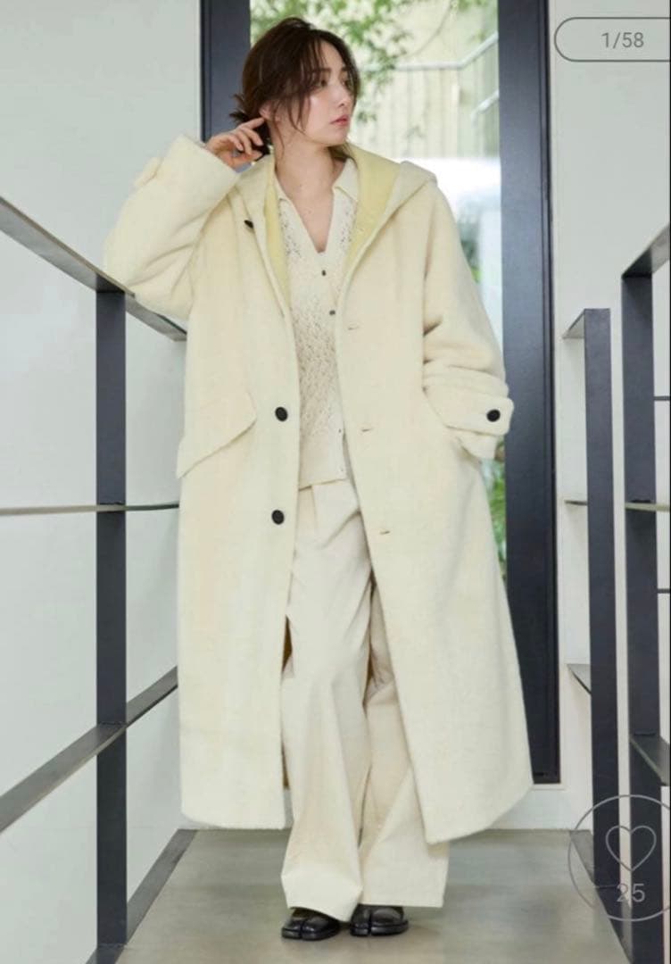 新品タグ付き MIESROHE フェイクファーロングフードコート CRM