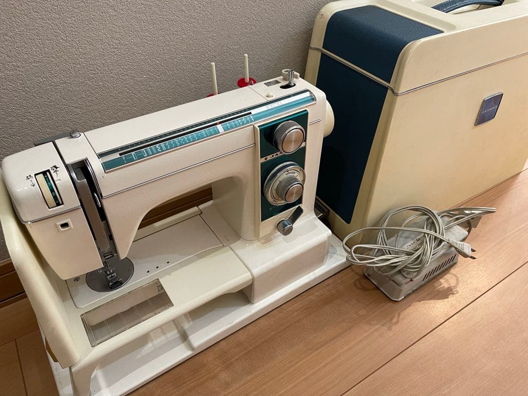 ジャノメ　モデル813 刺繍　ミシン