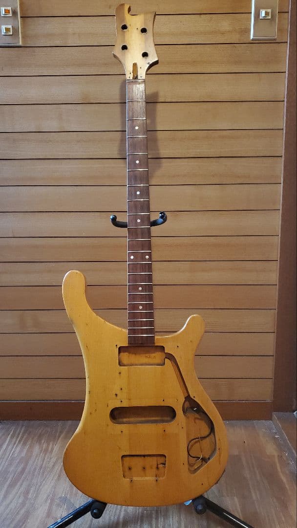 リッケンバッカー4001sコピー　ボディのみ　Fernandes?