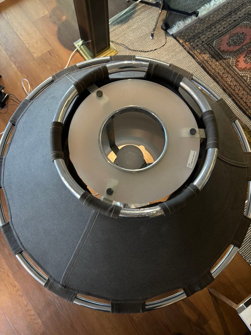 Anna Ehrner （アンナ・エーネル）クロームのフロアランプ