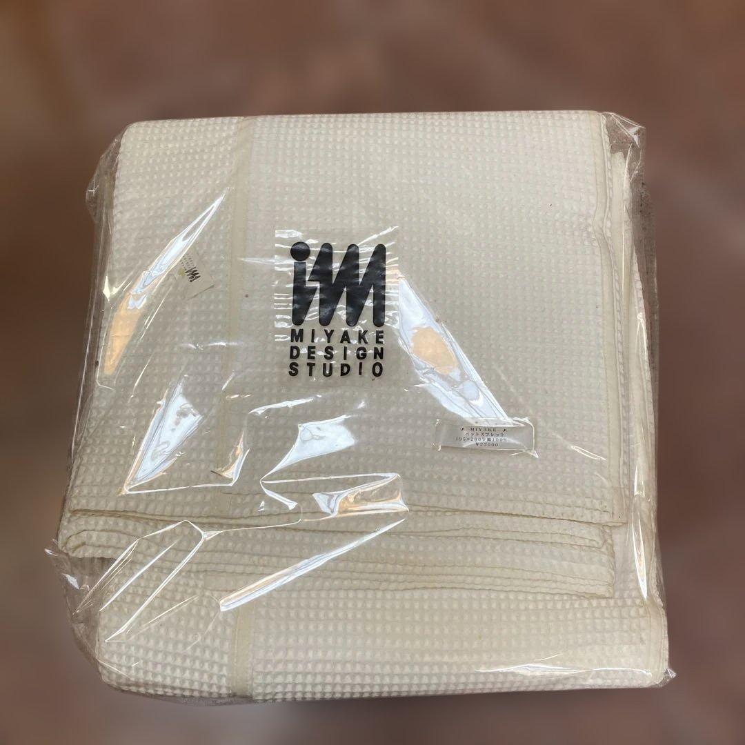 イッセイミヤケ、ベットスプレット　ワッフル