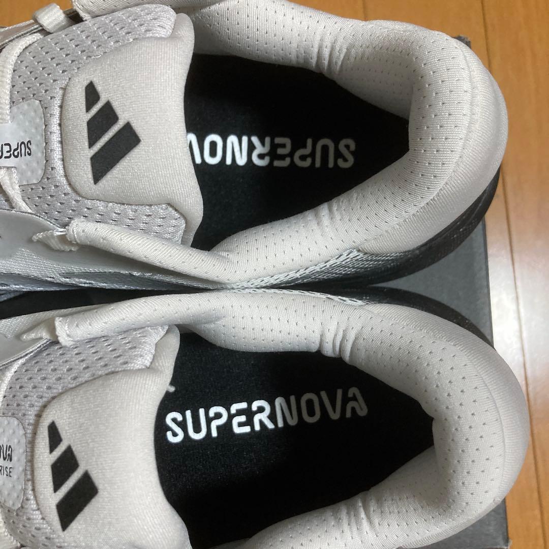 アディダス ランニングシューズ　スーパーノヴァ ライズM 25cm