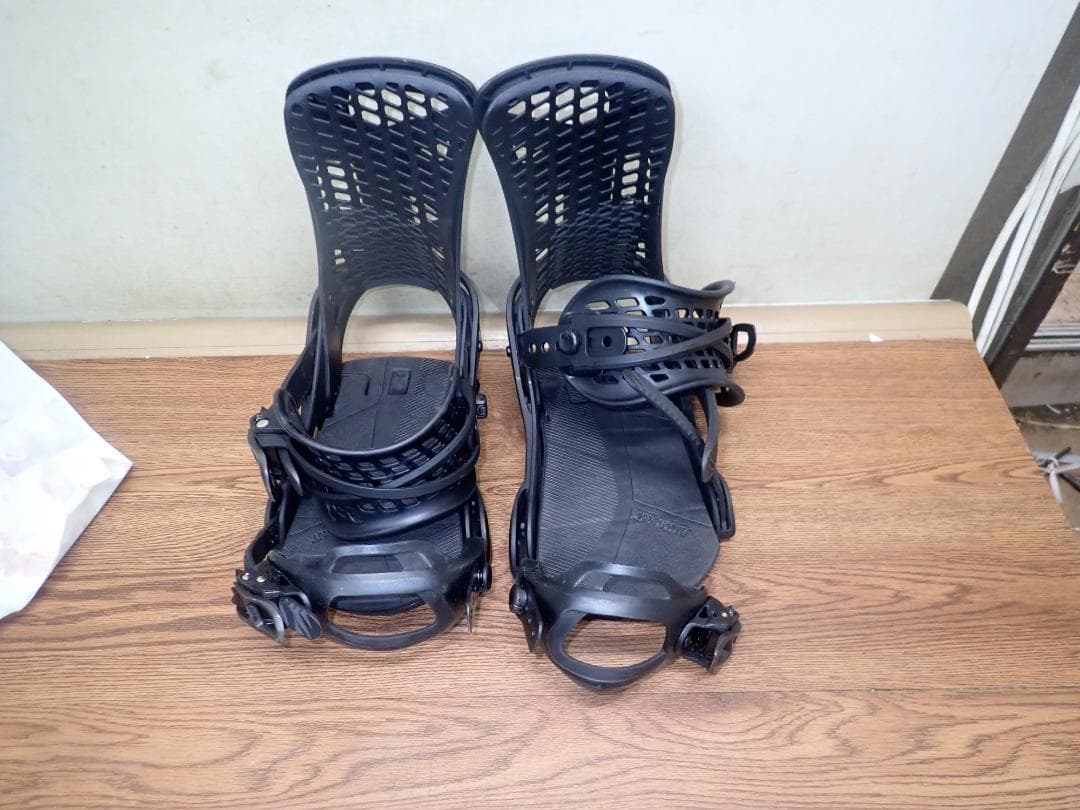 J*3様 Burton Genesis スノーボードビンディング ブラック　M