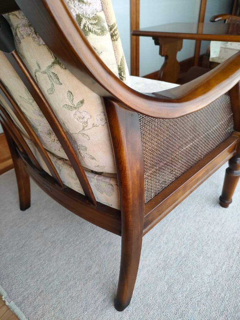 カリモク コロニアル アームチェア　椅子