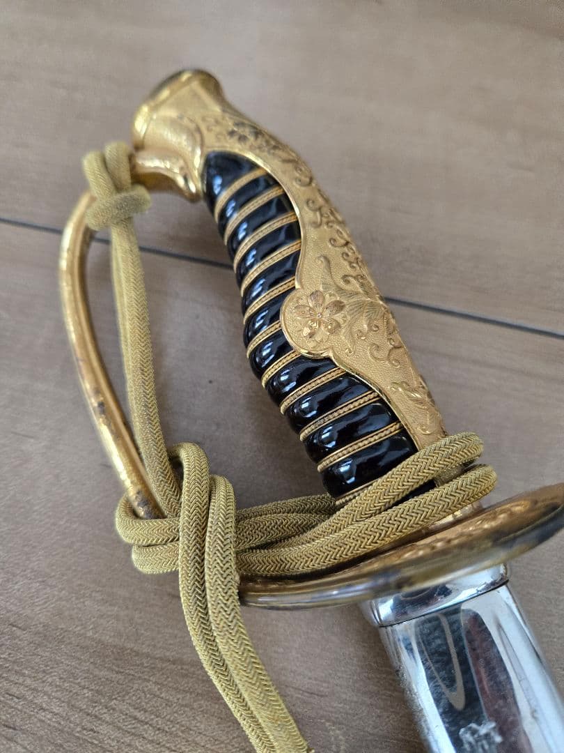 日本陸軍　実物　美品　将校サーベル/模造刀身入り　刀緒付き