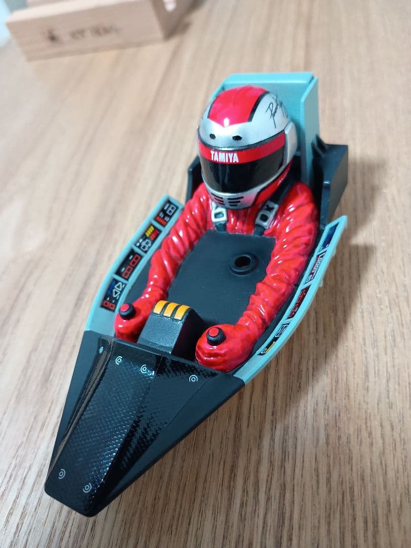 1/10 アバンテ2011 ドライバー　コクピット　AVANTE