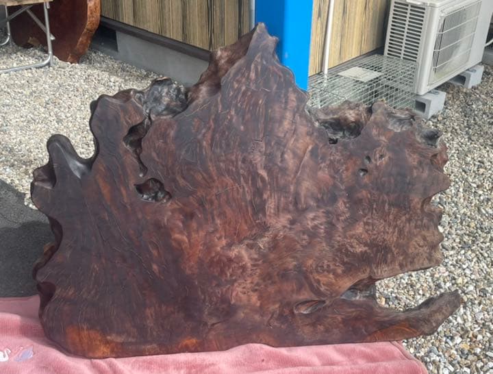 1枚板　衝立だと思われるもの。